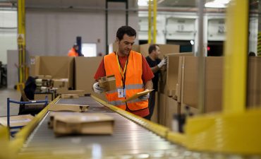 Amazon to hire 100,000 warehouse and delivery workers